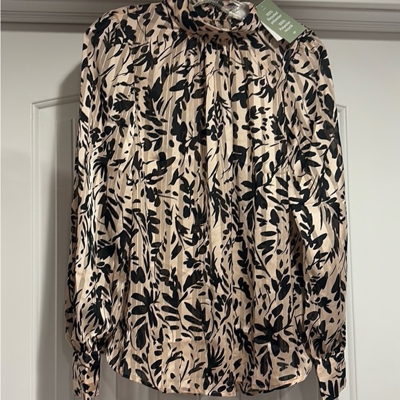 H&M Patterned Blouse Size Medium. - Picture 3 of 10